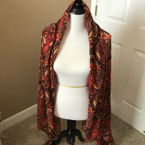 Fun and cute scarf - Picture 2 of 3